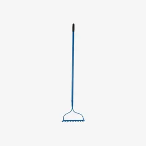 Flat rake with handle